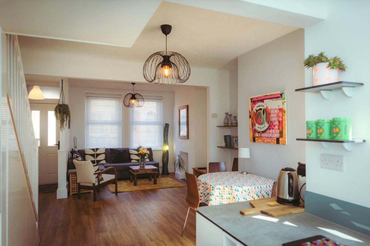 Old Town Cottage Истбурн Экстерьер фото